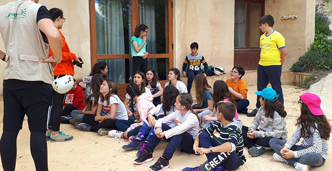 Los niñ@s chestanos disfrutan de la Pascua