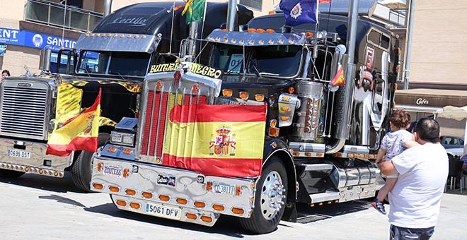 Los camiones de competición visitan Cheste