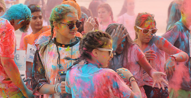Cheste se llena de color con la Holi Run