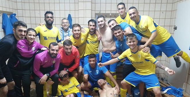 El CD Cheste gana en Requena y ya es lider