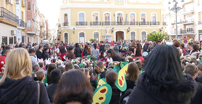 El carnaval llena las calles de color y diversión