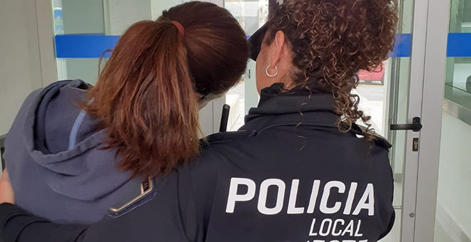 “No seas cómplice del maltratador, habla por ella”
