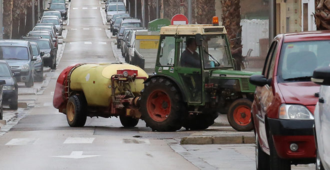 Los agricultores chestanos ultiman las labores de desinfección