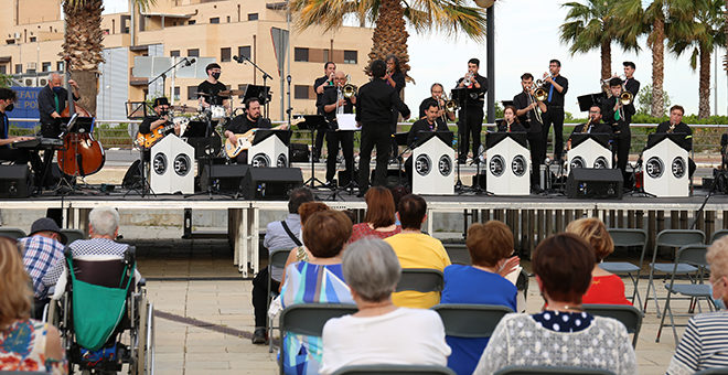 La Big Band Boom de Tobarra triunfa en Cheste