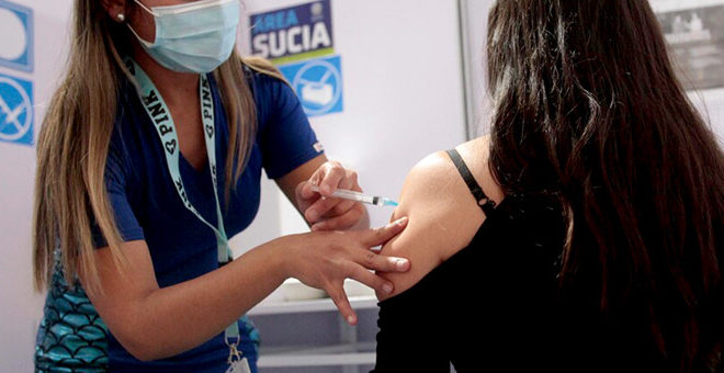 Sanidad empieza a vacunar de la gripe a los mayores de 18 años a partir del 4 de diciembre