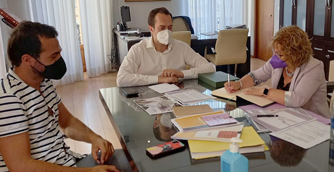 La diputada de Igualdad visita Cheste