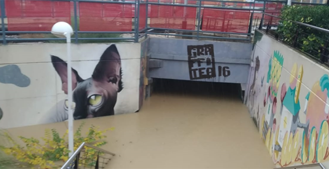 Inundaciones del paso a nivel de la estación
