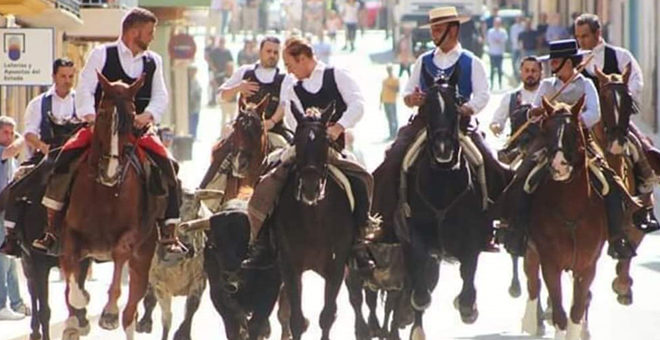 Este domingo vuelve la Entrá de toros con caballos