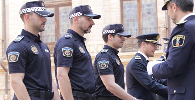 La Policía Local recibe condecoraciones de la Generalitat