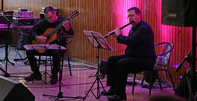 El salón de la Agrícola se llena con el concierto “Viaje Infinito al Sur”