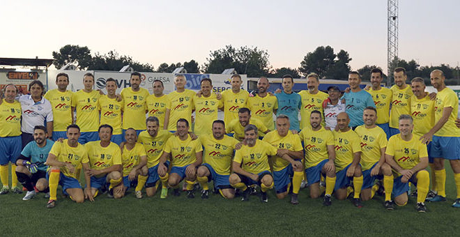 Inaugurado el nuevo césped de La Viña