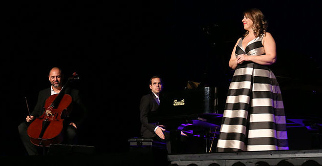 El Teatro Liceo se llena de música valenciana