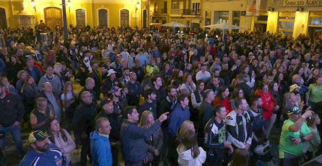 Cheste da la bienvenida a la afición motera