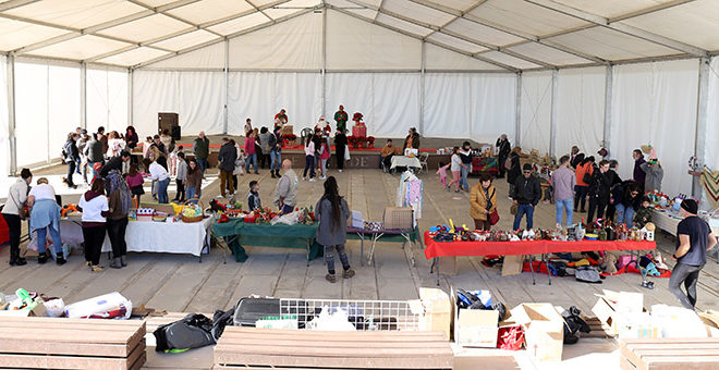 El mercado sostenible Merkaverd se viste de Navidad