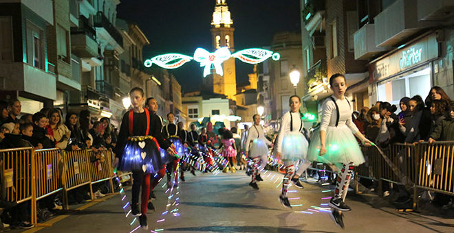 La cabalgata de Reyes pone punto y final a la Navidad