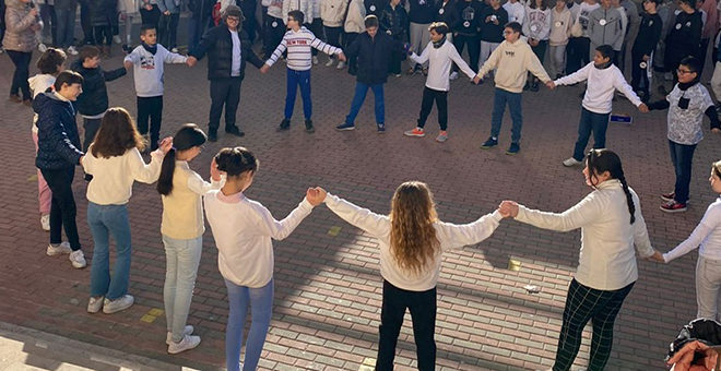 Los escolares chestanos celebran el día de la Paz