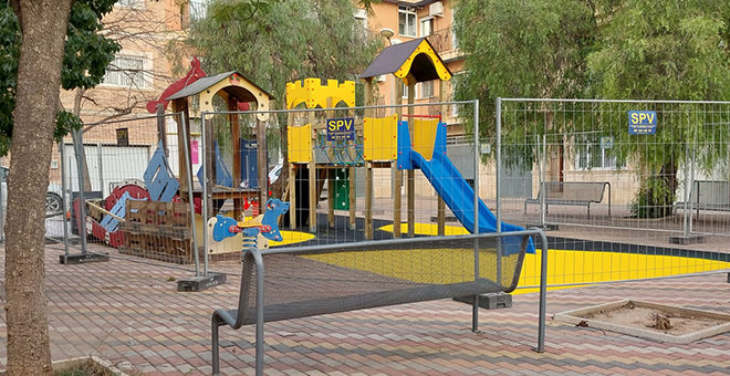 Comienzan las reparaciones de juegos infantiles en los parques