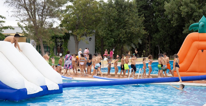 Las piscinas despiden la temporada con juegos acuáticos