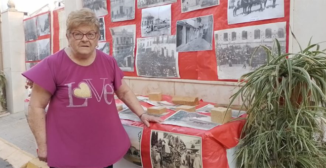 Ernestina García Más, 28 años adornando calle