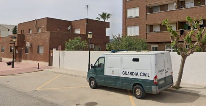 Detenido un hombre atrincherado con un arma en su domicilio de Chiva