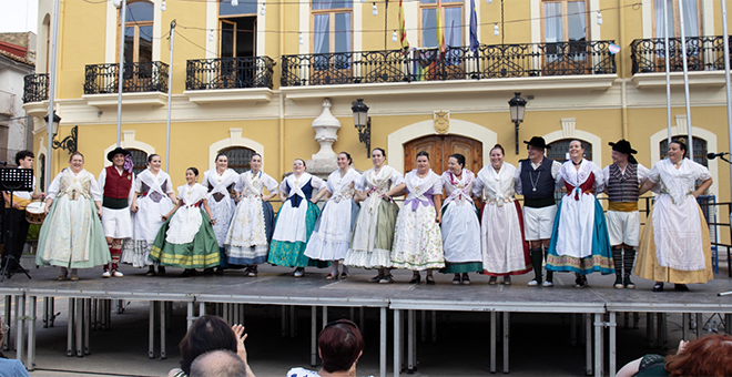 Música y danza tradicional en la plaza Dr Cajal