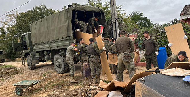 El Ejército retira enseres y cañas en La Garrama