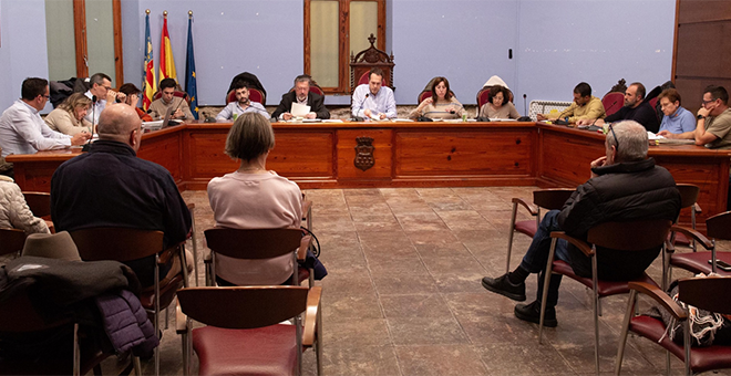 El pleno celebra la sesión ordinaria aplazada por la DANA