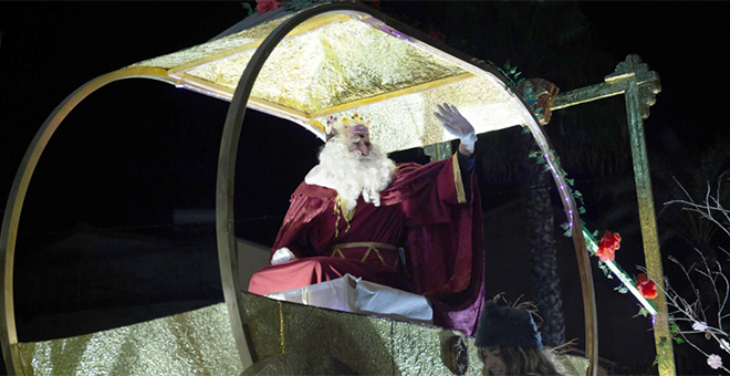La Cabalgata de Reyes llena de ilusión las calles de Cheste