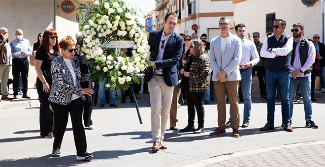 Cheste rinde homenaje a las víctimas de la DANA