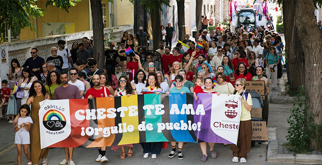 El Orgullo Chestano llenas las calles de colorido