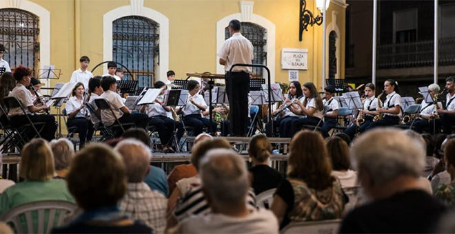 Comienzan las Serenata con la actuación de la Banda Juvenil de “La Lira”