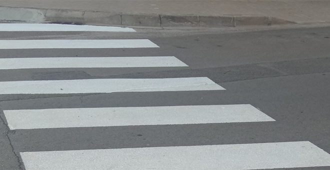 Se refuerza la seguridad vial con el pintado de la señalización horizontal